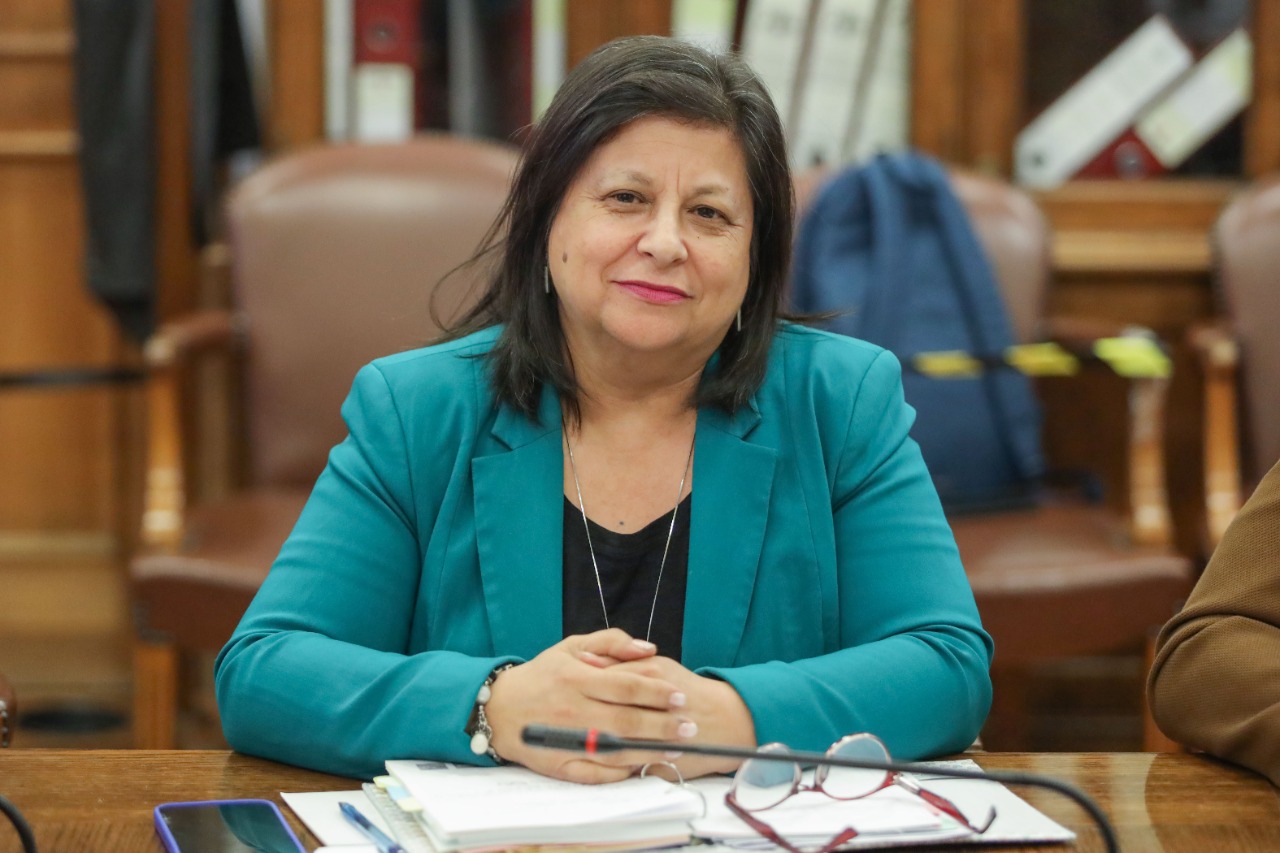 Raphael valora despacho a ley de proyecto que establece unrégimen de protección en favor de familiares de mujeres víctimas de femicidio